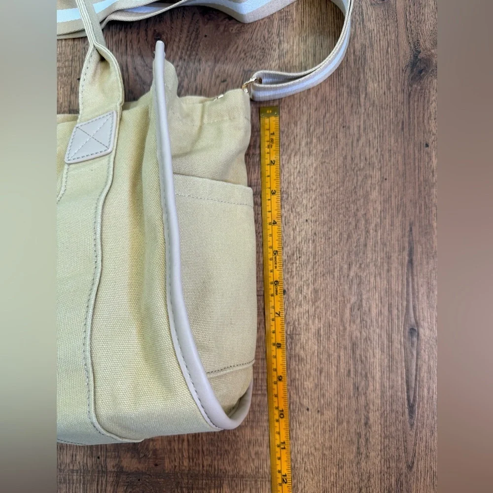 MEEJUNE Beige Tote Bag Adjustable Detachable Strap Zip Closure Inner Pockets